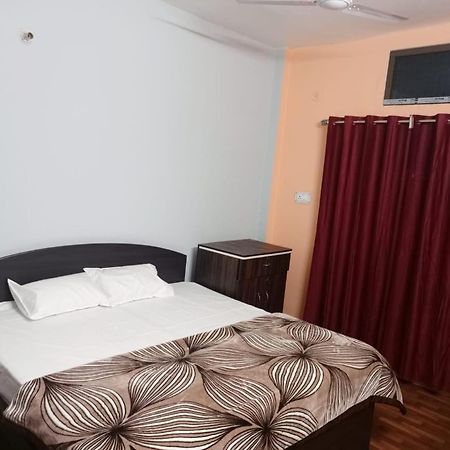 Shri Niwas Homestay Ayodhya ภายนอก รูปภาพ
