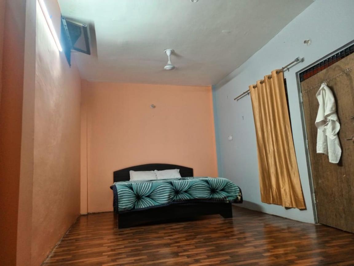 Shri Niwas Homestay Ayodhya ภายนอก รูปภาพ